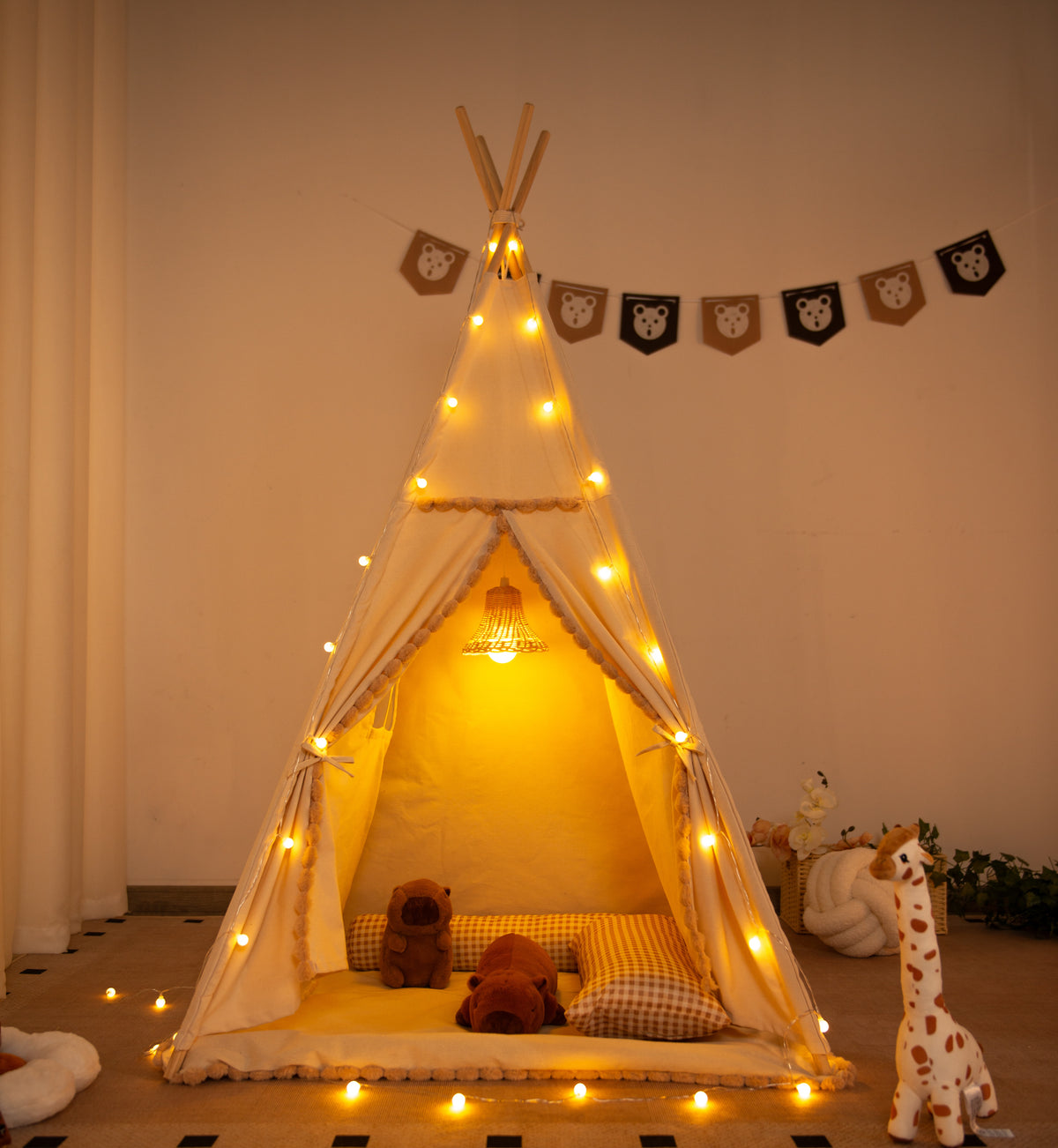 Tipi avec pompons pour enfant