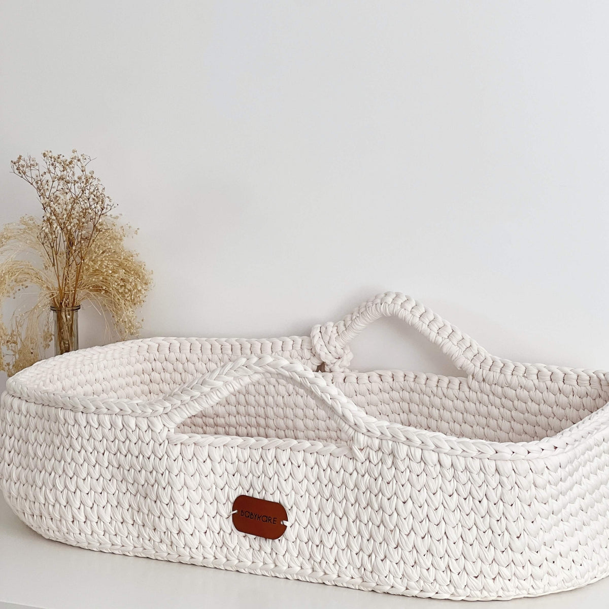 Couffin en crochet avec matelas Jade - Changing Mats & Trays par Babykare