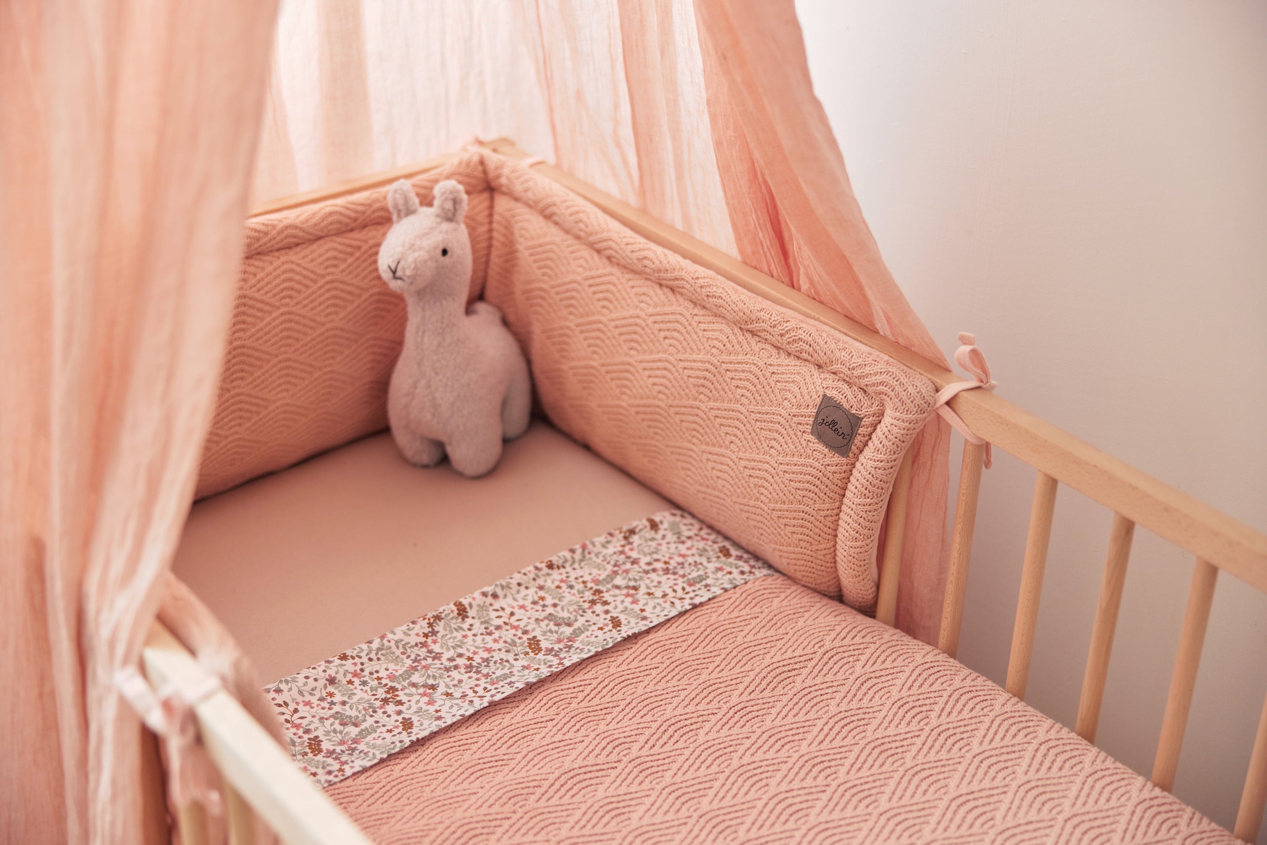 Découvrez notre collection de tour de lit pour le berceau de bébé sur Babykare.fr