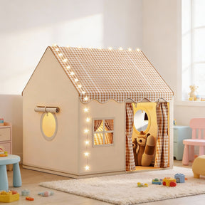 Tente maison enfant avec guirlande