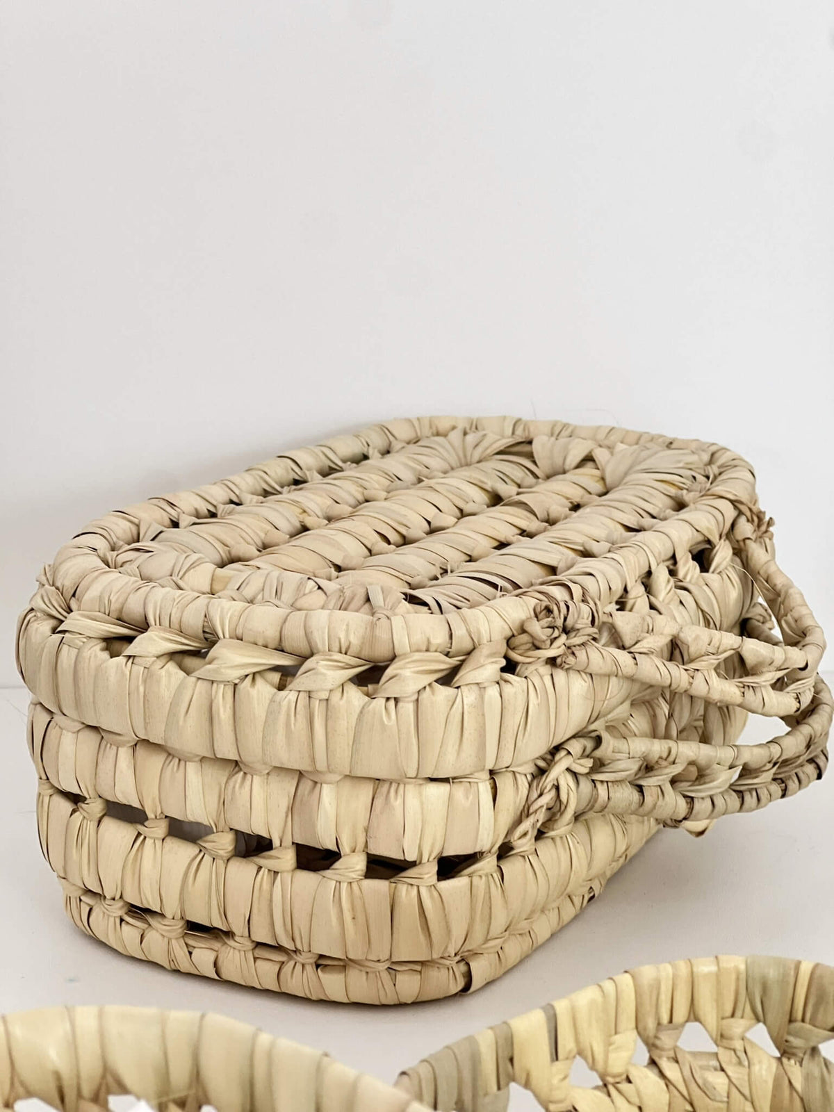 Valisette en feuilles de palmier tressées Emma - Baskets par Babykare