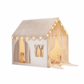 Carpa para niños con alfombra acolchada, banderines y guirnalda 89D x 130W x 130H