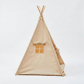 Tipi enfant avec tapis avec guirlandes