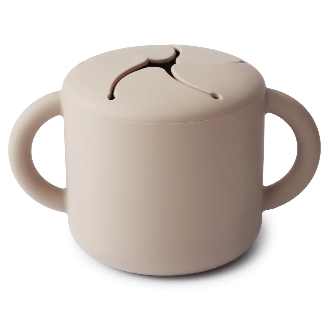 Tasse à collations en silicone Mushie - Mugs par Mushie