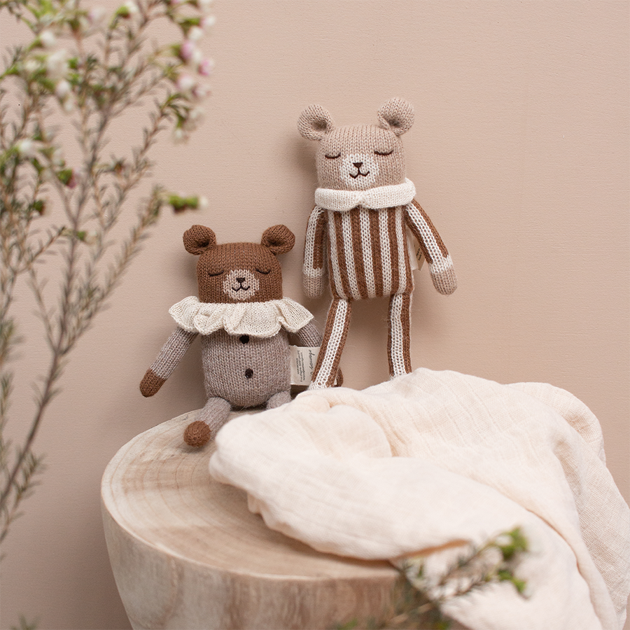 Doudou ourson pyjama avoine Main Sauvage - Stuffed Animals par Main Sauvage